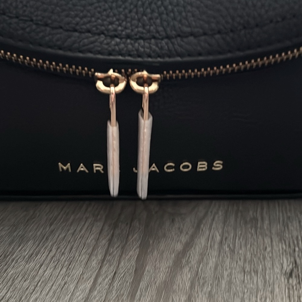 Marc Jacobs*Genuine Leather Crossbody - Black w/Goldtone Hardware 9”x9”x4” NWT! - Picture 6 of 16